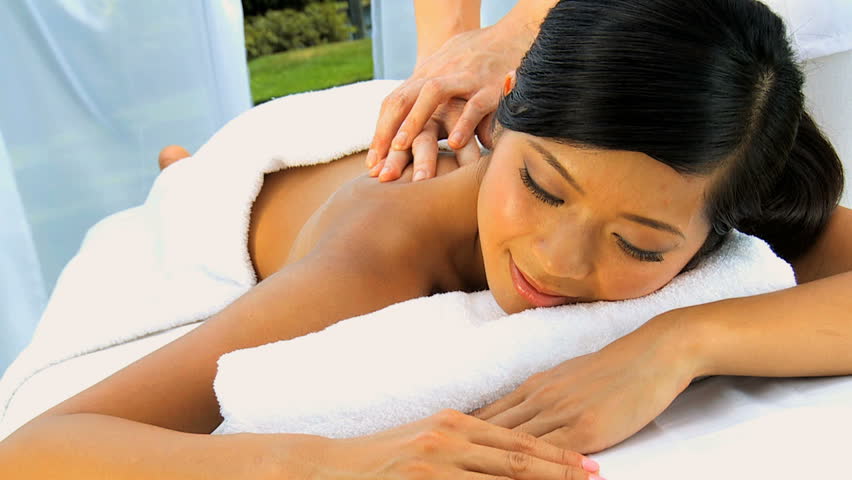 Cách massage body cho nam giới giúp thư giãn