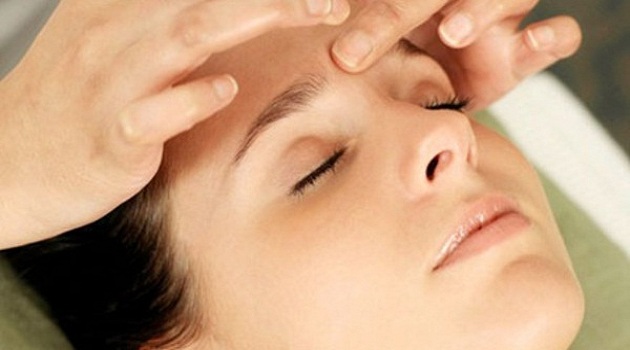 Phương pháp massage bấm huyệt trị đau đầu
