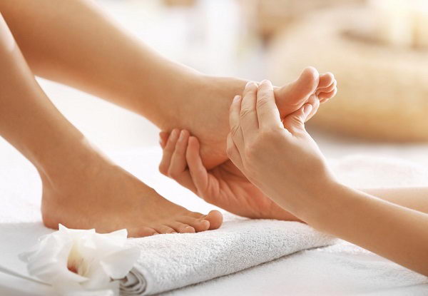 9 động tác massage chân hiệu quả
